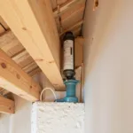 Hydraulic Jack Supporting a Carrying Wall